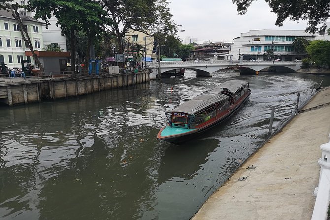 CHOB Bangkok Walking Tour (Talking + Walking + Eating) - Night market and red light district time, handled like a city lesson