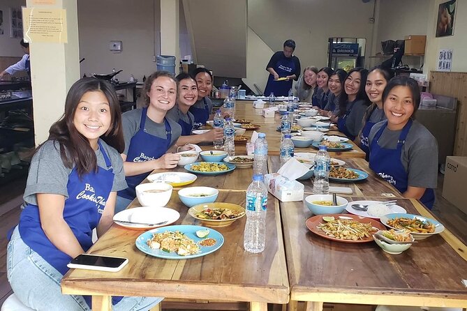 Choose 5 Dishes: Half-Day Cooking Class in Sukhumvit with Market Tour - Thai cooking starts at On Nut, then moves indoors