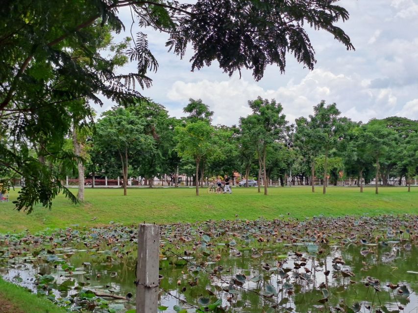 Colors of Ayutthaya: UNESCO Heritage 6 hour Bicycle Tour - Lunch by the river, Thai food done the practical way