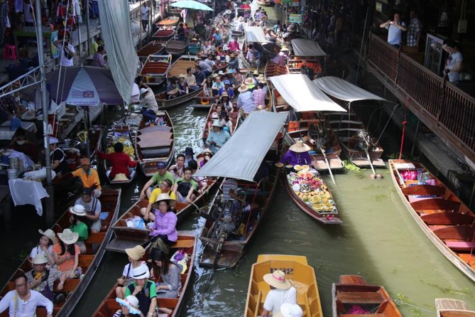 Colors of Damnoen Saduak from Bangkok - Long-tail boat canals: what you should expect on the water