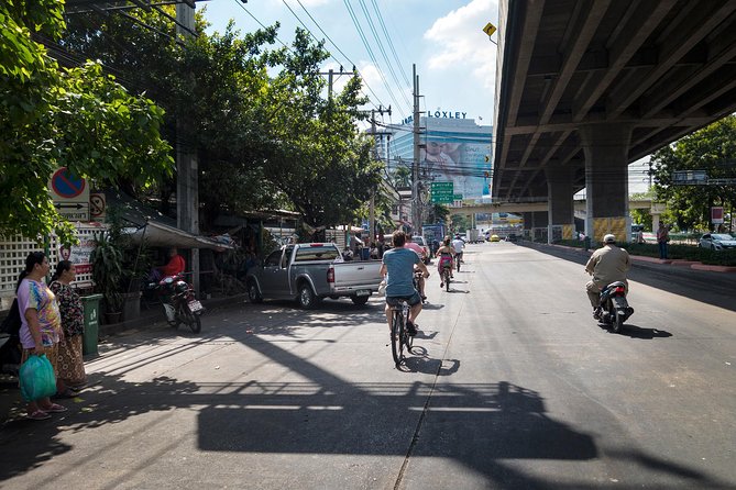 Countryside Bangkok and a Local Floating Market Tour by Bicycle Including Lunch - Why this bike-and-boat day feels like Bangkok you don’t see by accident