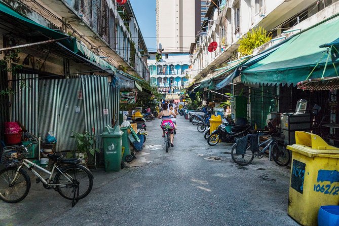 Countryside Bangkok and a Local Floating Market Tour by Bicycle Including Lunch - The floating market walk: Thai tapas, fresh snacks, and what to look for