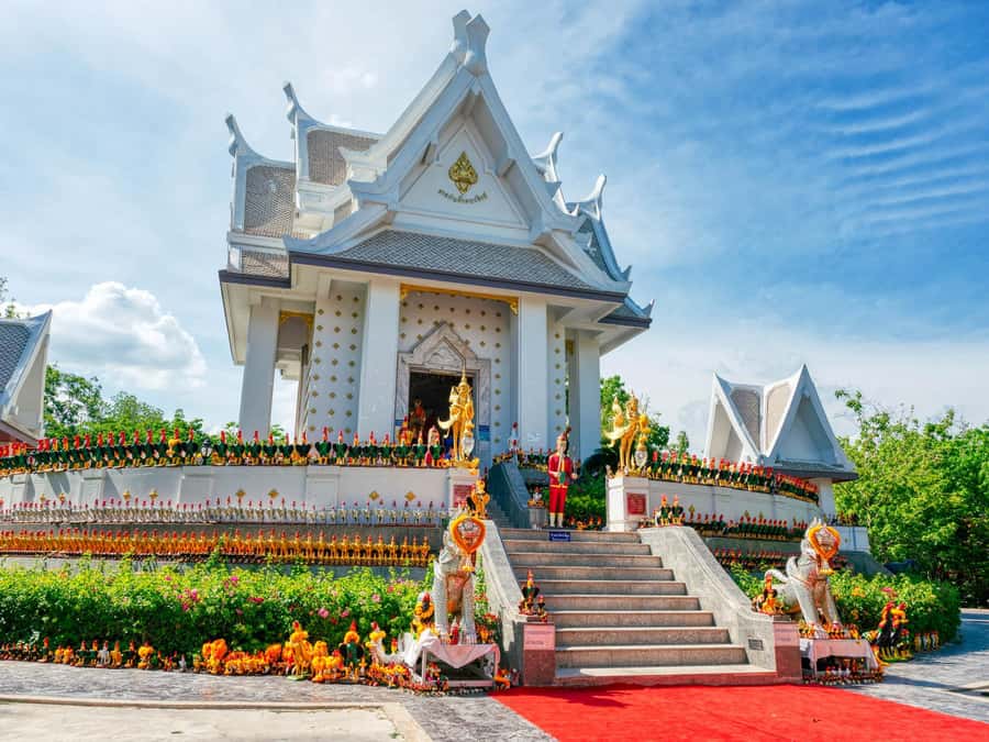 Customize Your Own Bangkok City & Surrounding Provinces Tour - Koh Kret Island in Nonthaburi: A Quieter Break From Central Bangkok