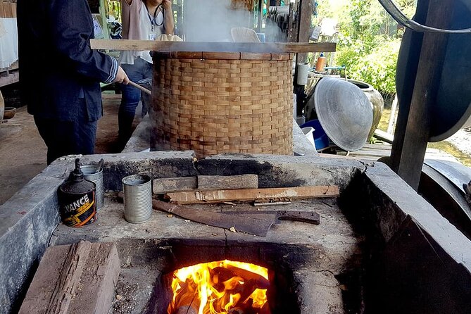 Damnoen Saduak Floating Market & Maeklong Railway Market Tour From Bangkok - Schedule and pacing: when you’ll feel rushed, and when you won’t