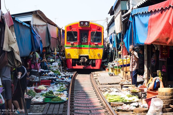 Damnoen Saduak Floating Market & Maeklong Train Market Tour - Damnoen Saduak Floating Market by Long-Tail Boat