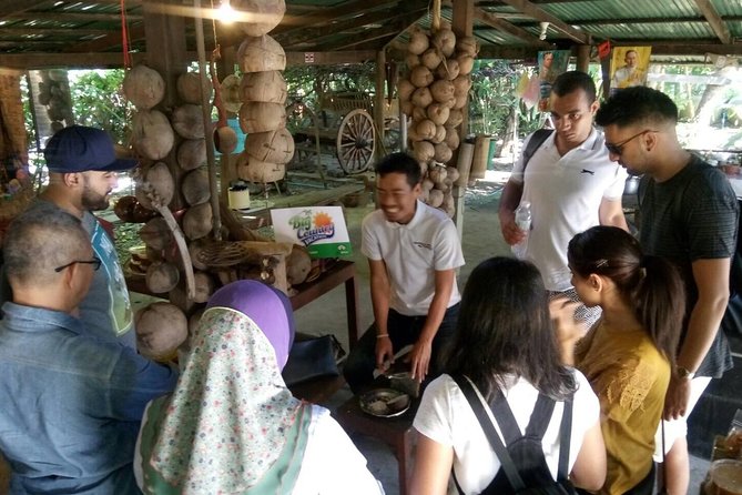 Damnoen Saduak Floating Market Small Group Tour - Brown coconut sugar from palm sap: the tasting moment that’s easy to remember