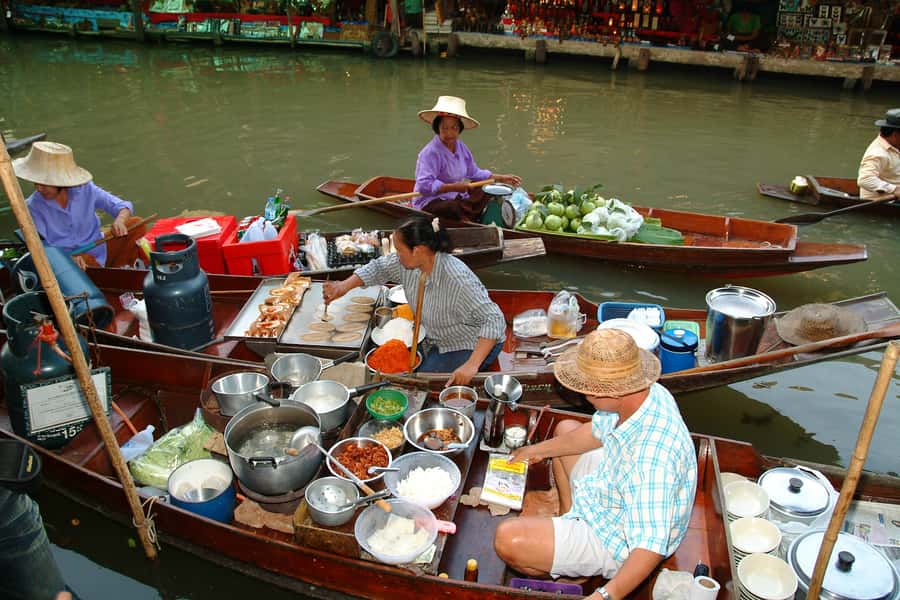 Damnoen Saduak, Reclining Buddha, and Wat Arun Private Tour - Damnoen Saduak Floating Market by Boat, Not Just on the Shore