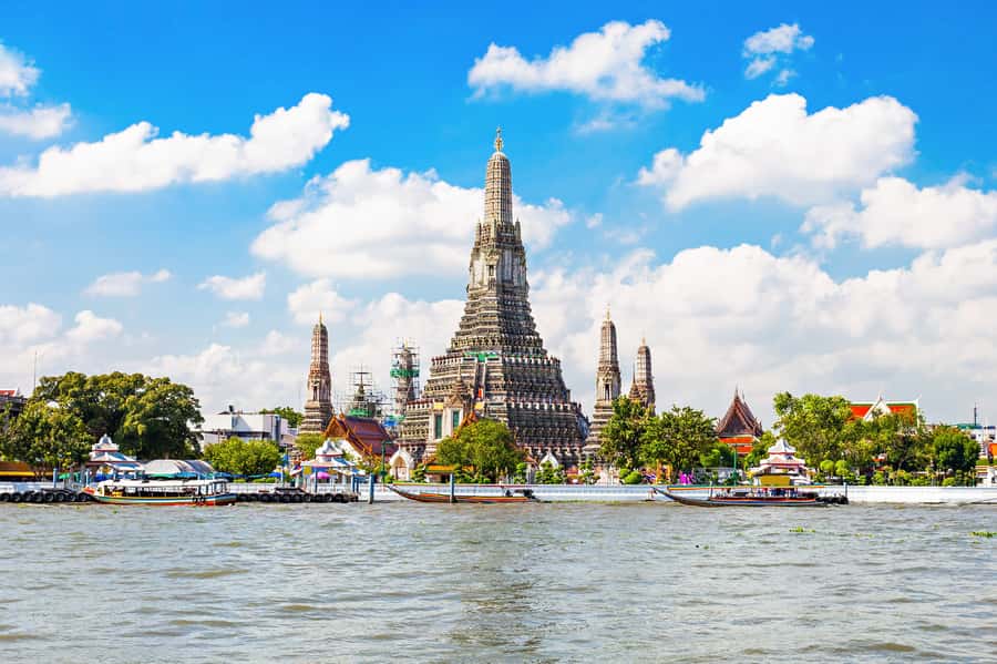 Damnoen Saduak, Reclining Buddha, and Wat Arun Private Tour - Lunch in Bangkok: Included Fuel for Two Temples