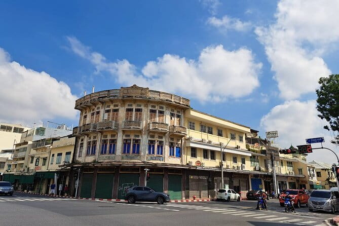 Discover Bangkok: Best Places to Visit - Tailor-Made Adventure - Grand Palace and Wat Pho: royal power and the reclining Buddha