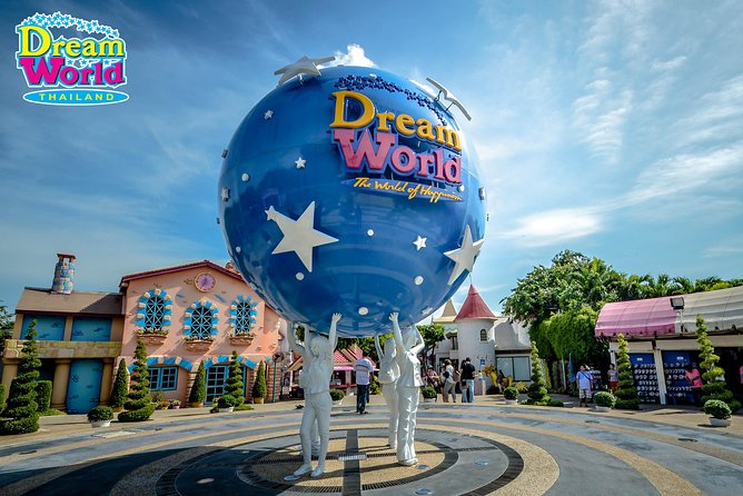 Dream World Bangkok with Buffet Lunch (SUPER VISA TICKET) - Entering the park and finding your ticket redemption point
