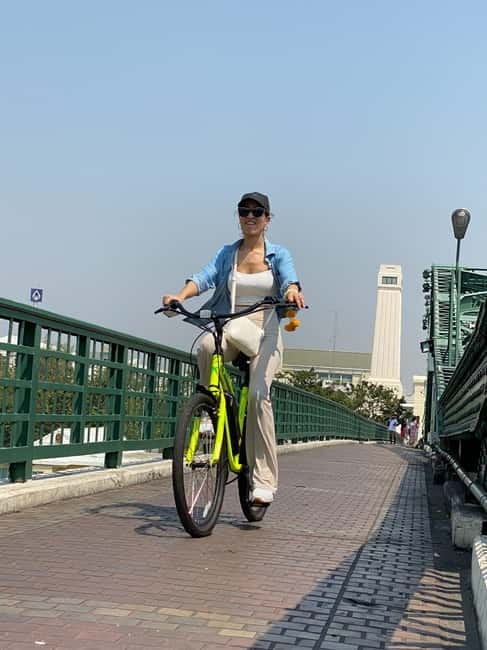 Electric Bike Tour - Meeting at the fresh market, then a quick safety start