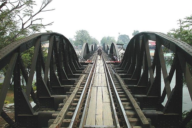 Exclusive Floating Market & River Kwai Private Experience - Kanchanaburi War Cemetery: Main POW Cemetery on the Route