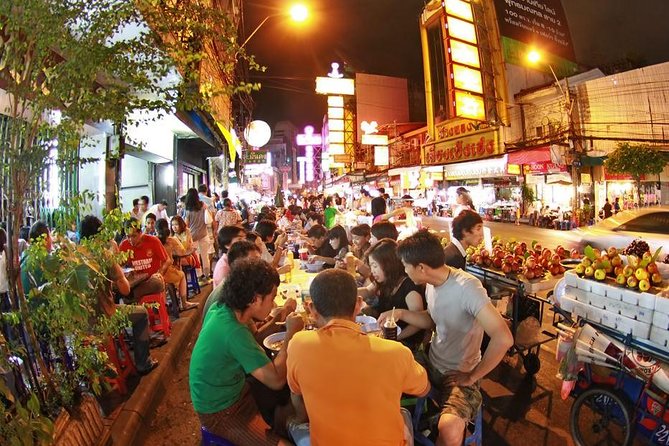 Experience Bangkok at Night with Streetfood Dinner & Foot Massage - Chinatown dinner in the Yaowarat Road food zone