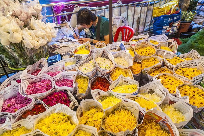 Experience Bangkok at Night with Streetfood Dinner & Foot Massage - Who this tour fits best