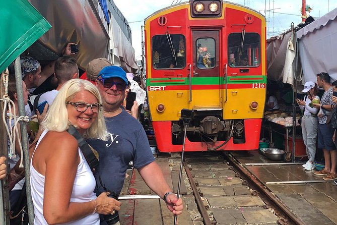 Floating and Railway Market (Optional Waterfall): Private Tour - Damnoen Saduak Floating Market by motorboat