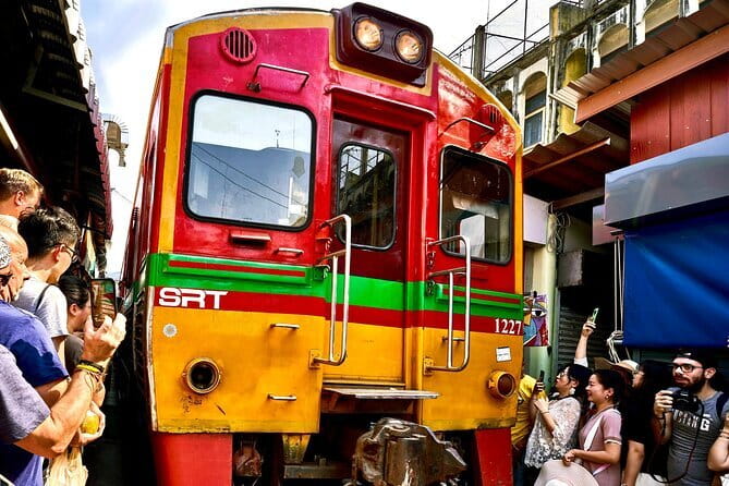 Floating and Railway Markets with Kwan Damnoen Restuarant - Timing Tips That Make the Day Smoother