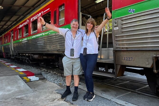 Floating Market & Railway Market Private Tour - Coconut Sugar Farm: From Nectar to Palm Sugar Loaf