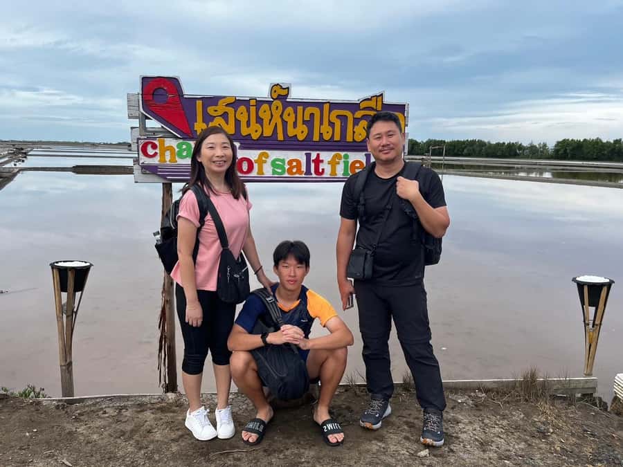 Floating & Railway markets (multi-language) - Mae Klong Railway Market: the train moment you cannot fake