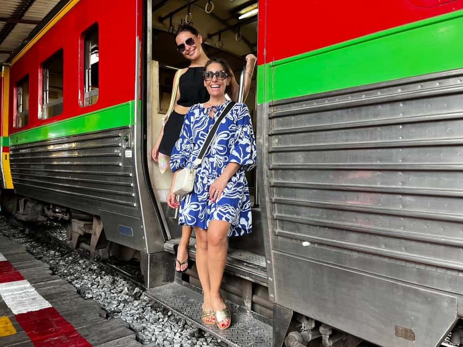 Floating & Railway markets (multi-language) - Temples plus Chinese shrine visits in one cultural route