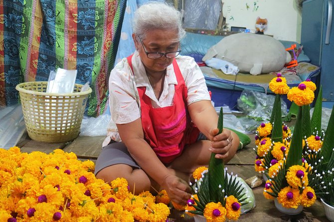 Flower Market & Floral Art: Multilingual Private Tour [EN/others] - Kalayanamitr Temple: the Thai and Chinese blend, plus Sam Por Kong