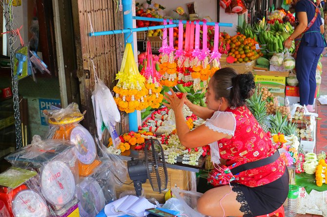 Flower Market & Floral Art: Multilingual Private Tour [EN/others] - Guanyin shrine and Santa Cruz Church in the Kudi Chin area