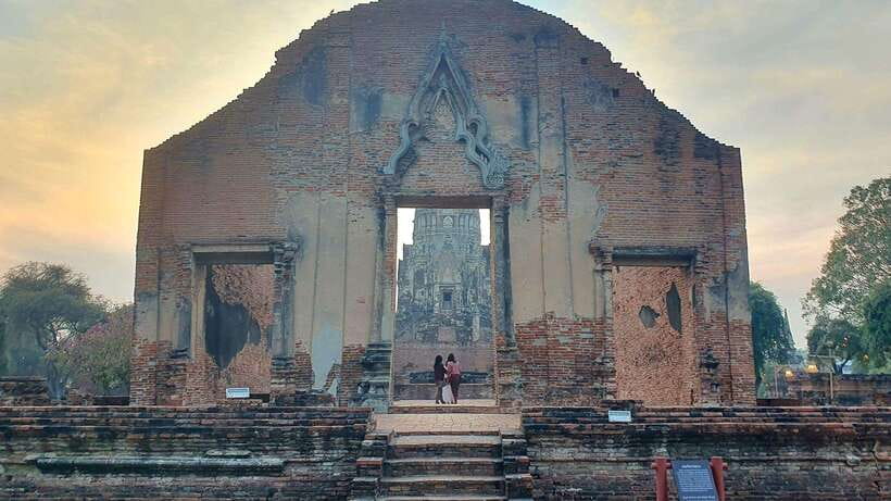From Bangkok: Ayutthaya Afternoon Tour with Boat & Tuk-Tuk - Sunset on the Chao Phraya River, where the temples look different