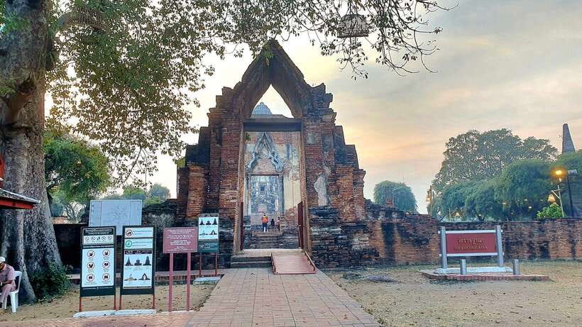 From Bangkok: Ayutthaya Afternoon Tour with Boat & Tuk-Tuk - Ayutthaya Historical Park break time, plus local market wandering