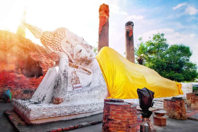 From Bangkok: Ayutthaya & Ayothaya Floating Market Day Trip - Getting to Ayutthaya from Bangkok: meeting at Robinson Sukhumvit