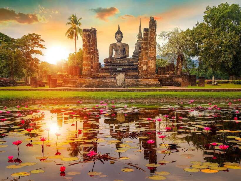 From Bangkok: Ayutthaya Historical Park Guided Day Trip - Wat Phra Sri Sanphet: Ayutthaya’s most important holy complex