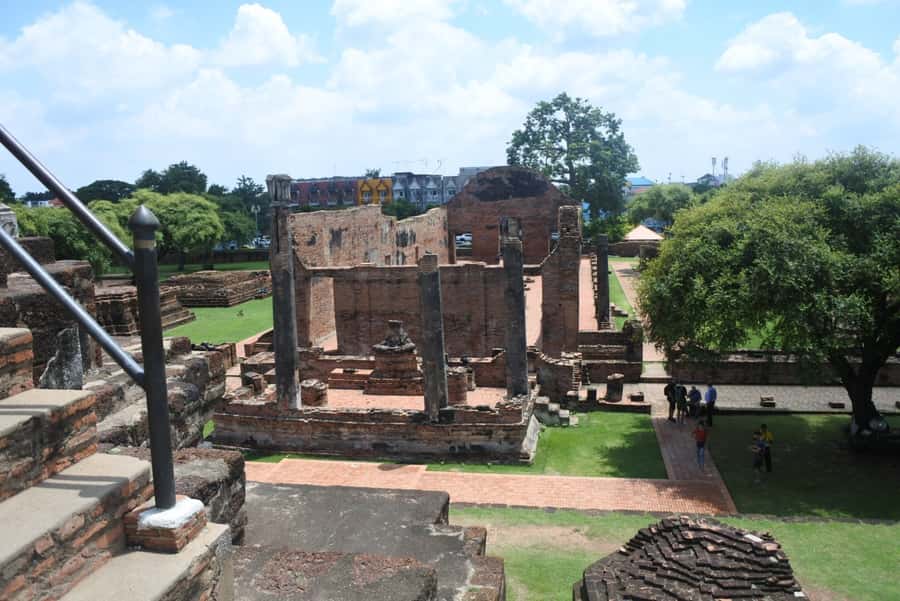 From Bangkok: Ayutthaya Private Full-Day UNESCO Trip - Lunch at Krungsri River Hotel: eat, hydrate, then reset