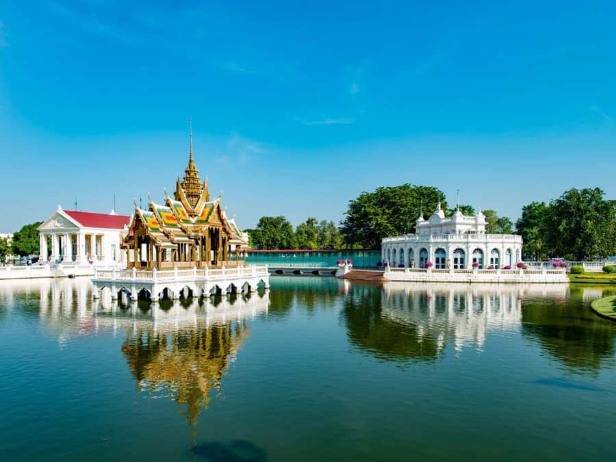 From Bangkok: Ayutthaya Temples and Boat Tour with Lunch - Wat Mahathat: the banyan tree and the image everyone came for