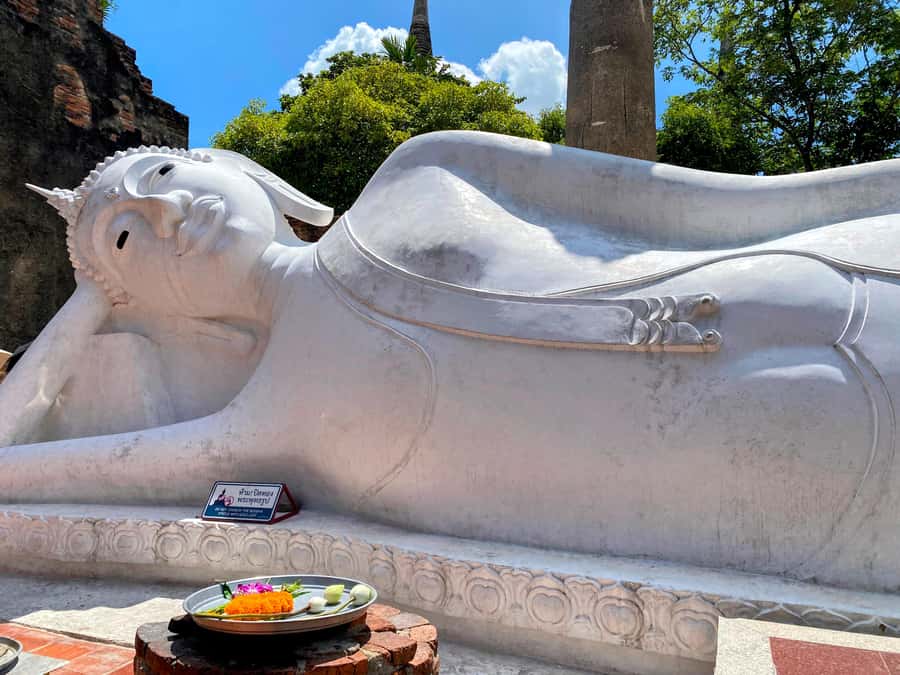 From Bangkok: Ayutthaya Temples Tour with Bang Pa-In Palace - English-Speaking Guide: The Real Value Add