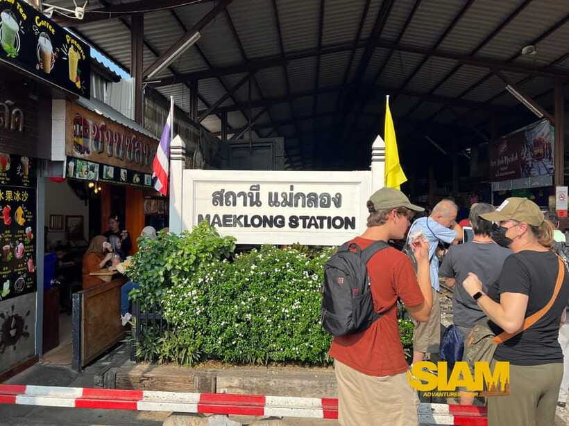 From Bangkok:Damnoen Floating Market and Railway Market Tour - Who this tour fits best (and who should rethink it)