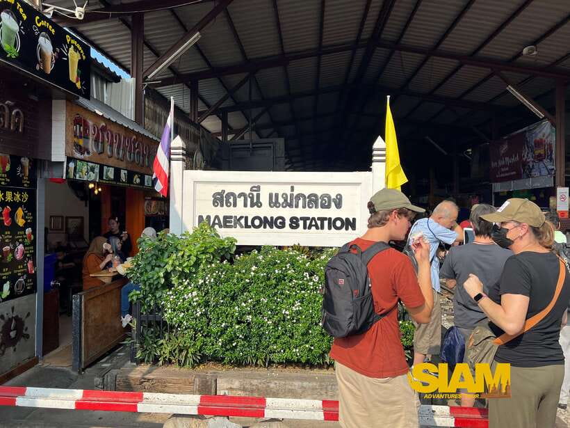From Bangkok:Damnoen Floating Market and Railway Market Tour - Maeklong Railway Market: the train pass you came for