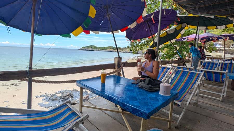 From Bangkok: Day Tour Koh Sichang Island with Tuktuk Tour - Mondop Roi Phraphutthabat and the High-Point Views