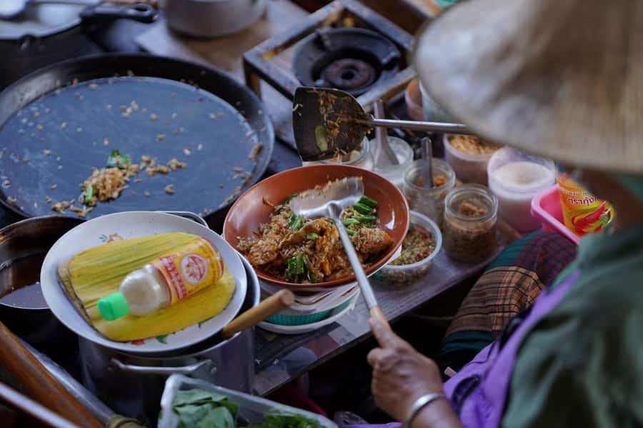 From Bangkok: Floating Market and Ayutthaya Guided Day Tour - A Traditional Thai House for Brown Coconut Sugar