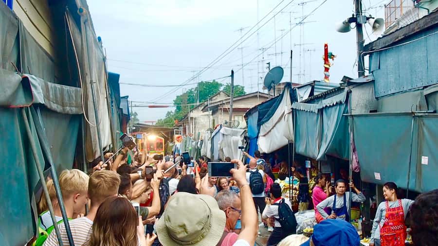 From Bangkok: Floating & Railway Markets Tour & Coconut Farm - Why the Damnoen Saduak Floating Market and Railway Train Ride Pair So Well