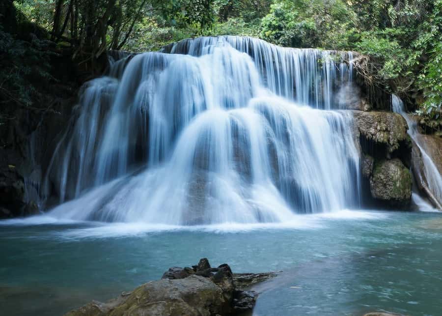 From Bangkok: Kanchanaburi, River Kwai and Erawan Waterfall - How the day flows: a realistic schedule for 13 to 14 hours