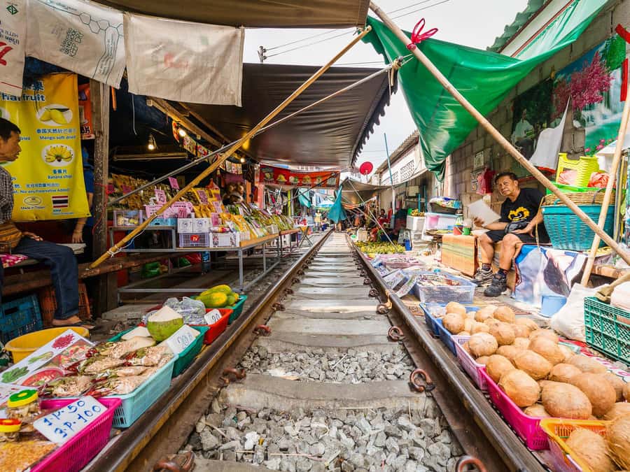 From Bangkok: Maeklong Railway and Floating Market Day Tour - Timing and transportation: why the day feels full