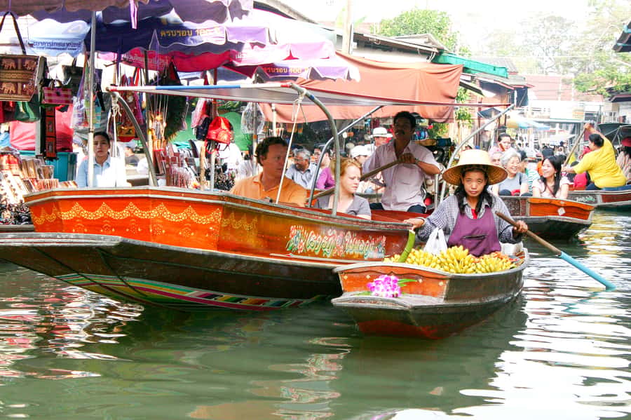 From Bangkok: Maeklong Railway and Floating Market Food Tour - Thai snacks and desserts: what you can count on