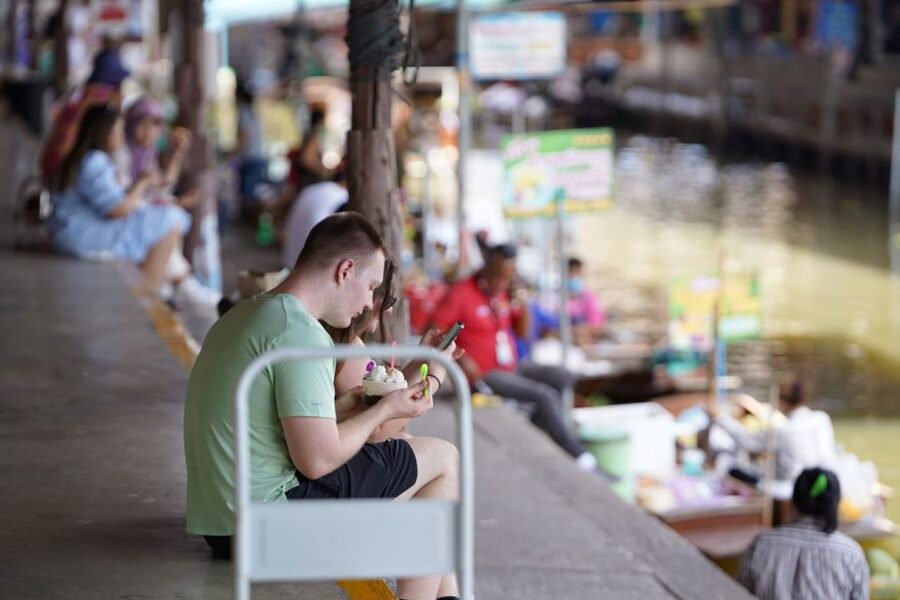From Bangkok : Meklong Railway Market By Bus - Damnoensaduak Floating Market: a boat ride that changes the view