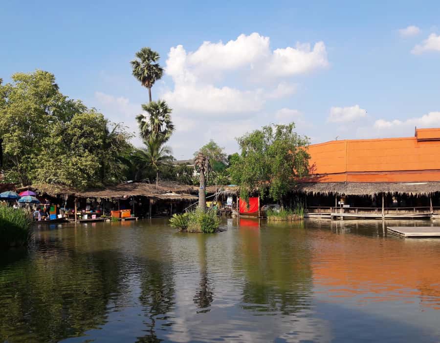 From Bangkok: Private Guided Tour of Ayutthaya’s 6 Temples - Wat Mahathat: The Buddha Head in Tree Roots, Plus Why It Matters