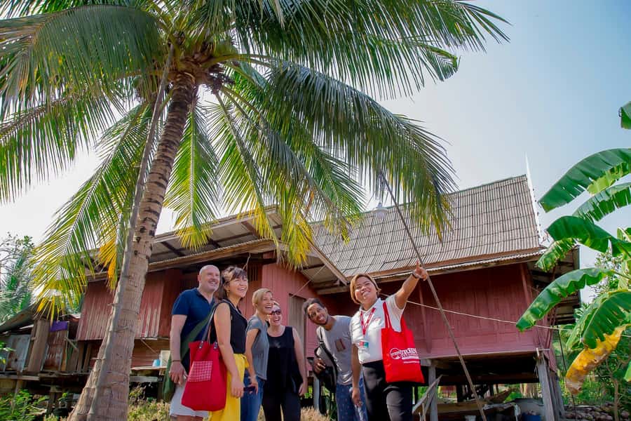 From Bangkok: Private Railway and Floating Market Tour - Palm sugar at a family-run plantation: watching a traditional process