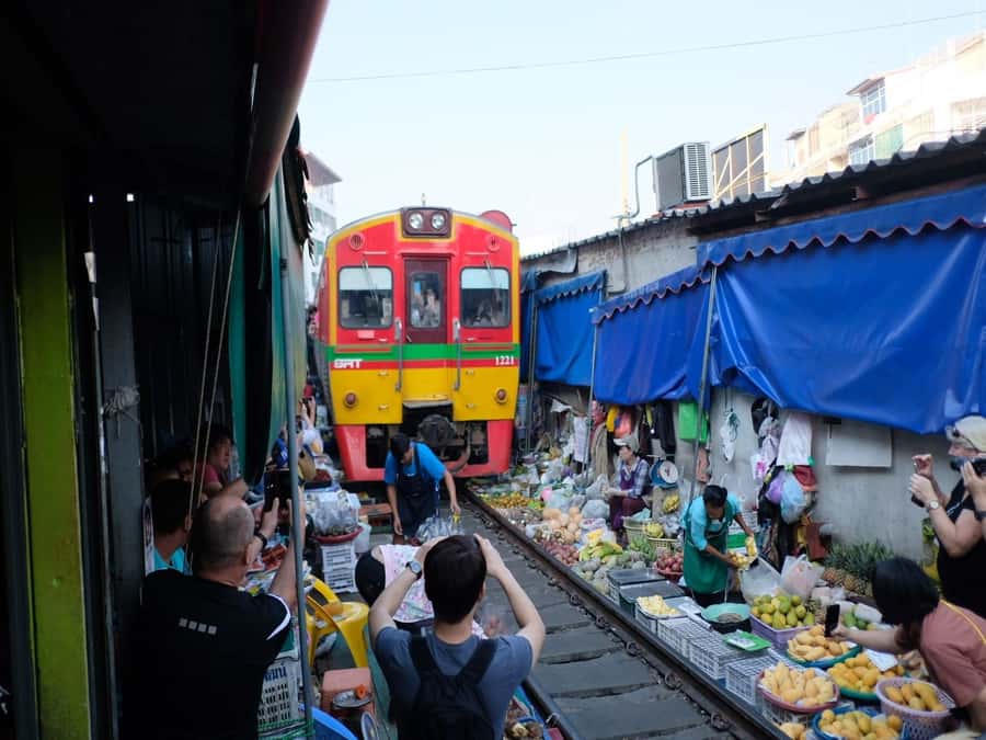 From Bangkok: Private Railway and Floating Market Tour - The Bangkok drive that sets your timing for the day