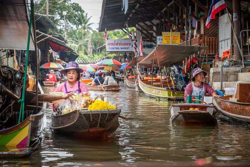 From Bangkok: Railway & Damnoen Saduak Floating Market Tour - Baan Tao Thai Derm and the sugar palm stop that makes the day feel real