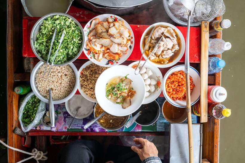 From Bangkok: Railway & Damnoen Saduak Floating Market Tour - What to bring, plus smart choices for photos and spending