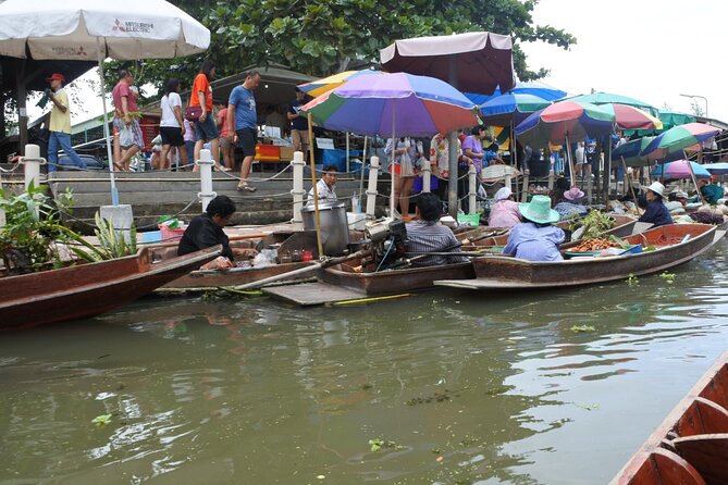From Bangkok : Thaka Floating Market - Guides and the Personal Feel, What Makes It Click