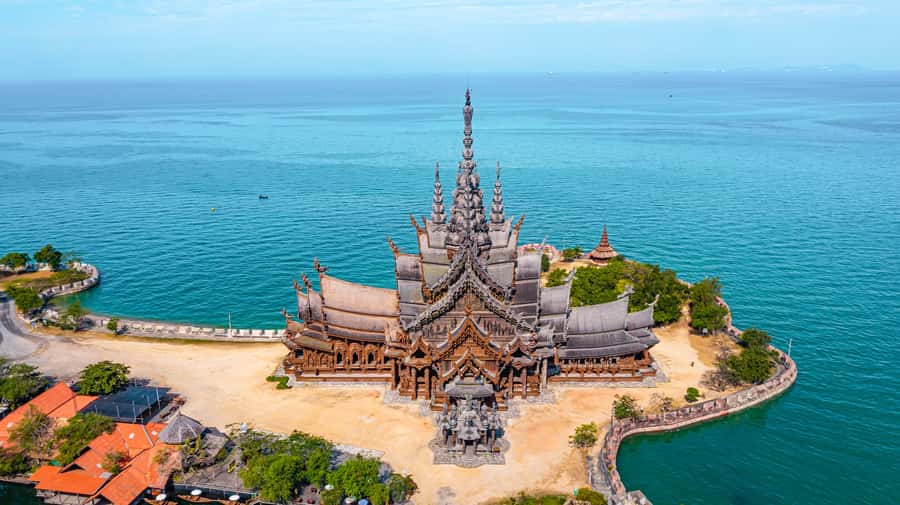 From Bangkok: The Sanctuary of Truth with Private Transfer - Prasat of the Truth Museum: Warming Up in a Wooden Castle Setting