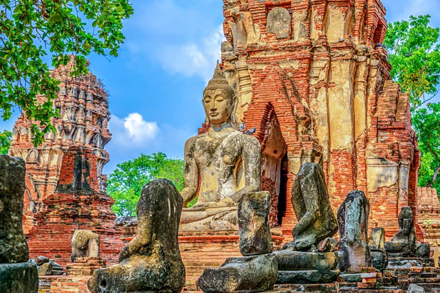 From Bangkok: Tour Ayutthaya + Lunch + Spanish guide - Wat Niwet Thammaprawat: a western-style temple in Thai form