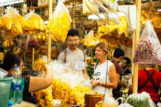Full Day Bangkok PRIVATE City Tour With Locals - Wat Trimit & Wat Pho tickets - Wat Pho and the reclining Buddha, plus the Thai massage link that feels personal